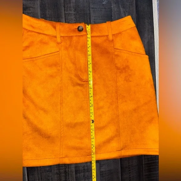 Philosophy faux suede mustard yellow mini skirt
SZ2 - Picture 4 of 7